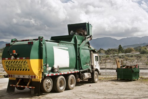 Commercial waste removal service in Lee